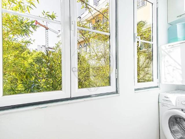 Apartment T2 in Santo António, Lisboa