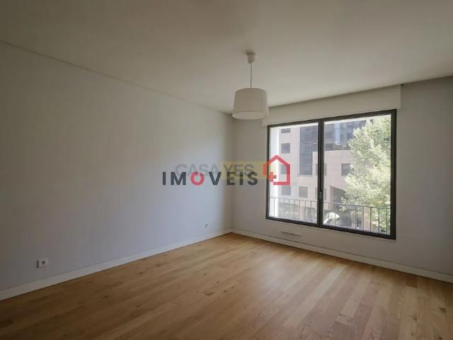 Apartment T2 in Santo António, Lisboa