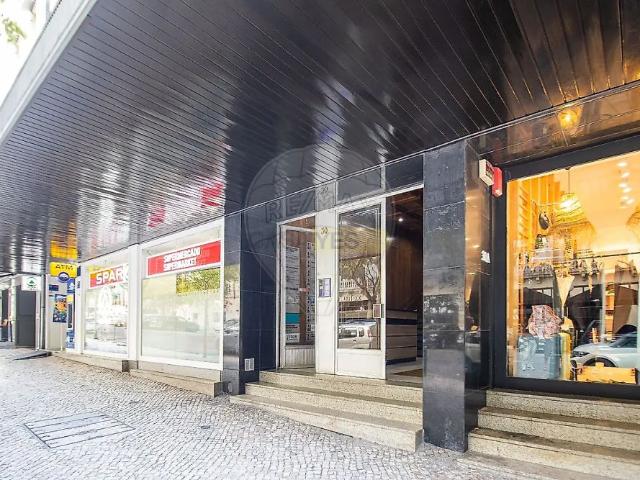 Apartment T2 in Santo António, Lisboa