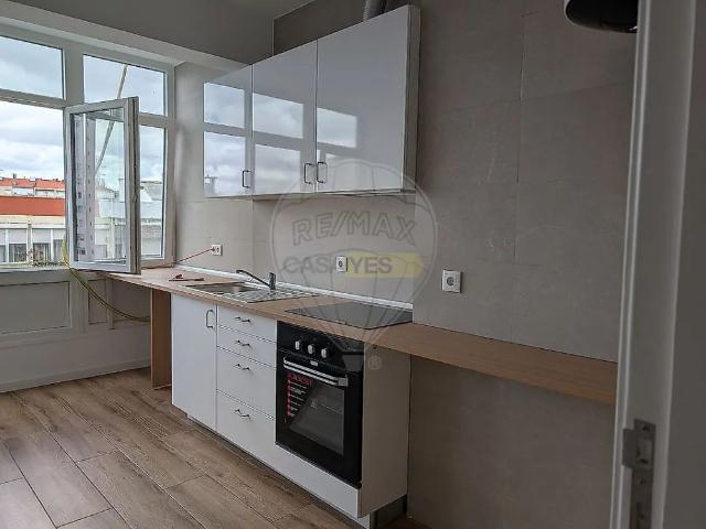 Apartment T2 in Santa Clara, Lisboa