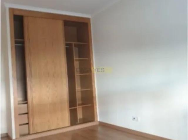 Apartment T2 in Póvoa de Santo Adrião e Olival Basto, Odivelas