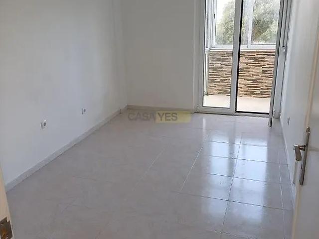 Apartment T2 in Póvoa de Santo Adrião e Olival Basto, Odivelas