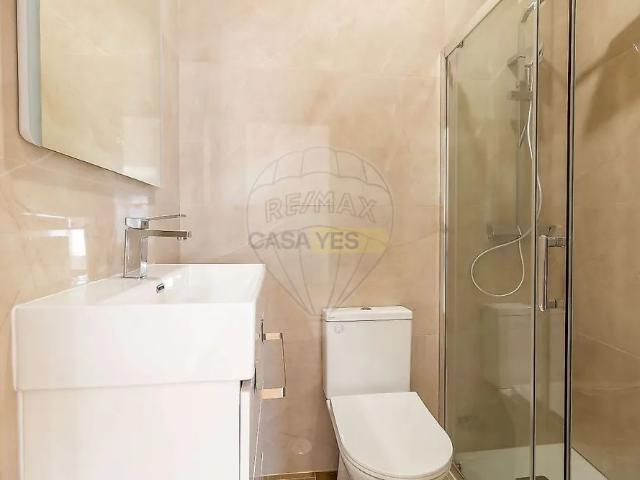 Apartment T2 in Póvoa de Santo Adrião e Olival Basto, Odivelas