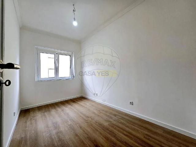 Apartment T2 in Pontinha e Famões, Odivelas