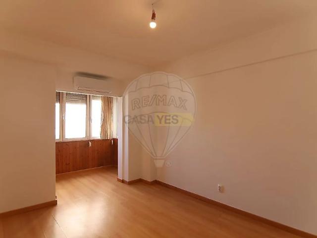 Apartment T2 in Pontinha e Famões, Odivelas