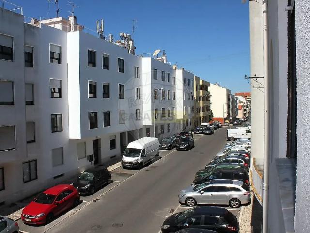 Apartment T2 in Pontinha e Famões, Odivelas