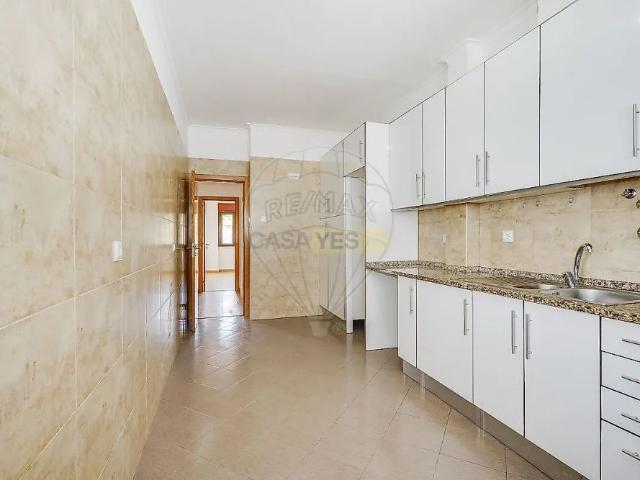 Apartment T2 in Queluz e Belas, Sintra