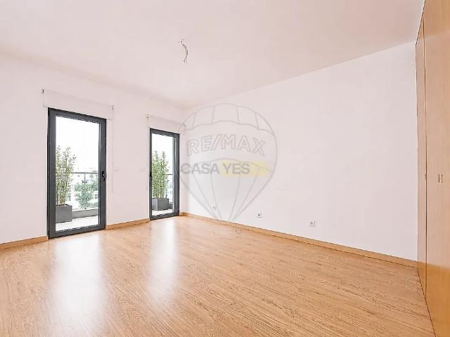 Apartment T2 in Ramada e Caneças, Odivelas