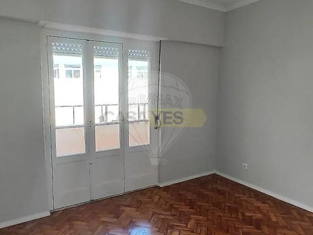 Apartment T2 in Venteira, Amadora