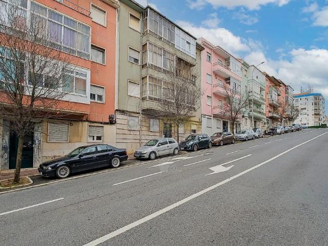 Apartment T2 in Venteira, Amadora