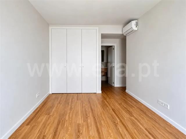 Apartment T2 / Loures, Santo António dos Cavaleiros e Frielas