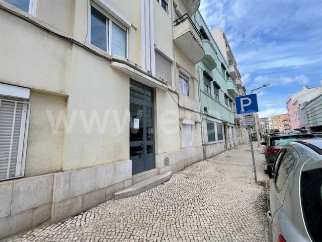 Apartment T2 / Lisboa, Av. de Roma