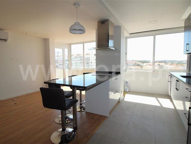 Apartment T3 / Almada, Almada