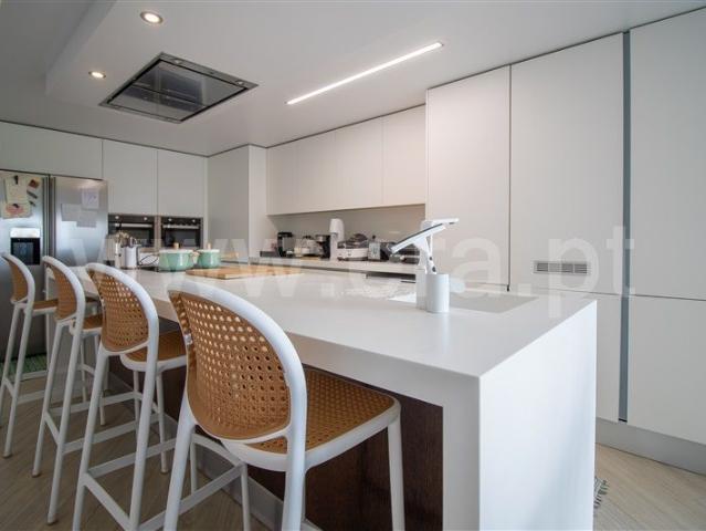 Apartment T3 / Almada, Charneca de Caparica e Sobreda