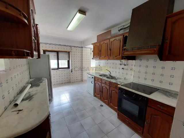 Apartment T3 in Covilhã e Canhoso, Covilhã