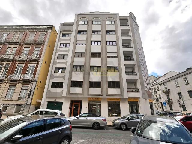Apartment T3 in Campo de Ourique, Lisboa