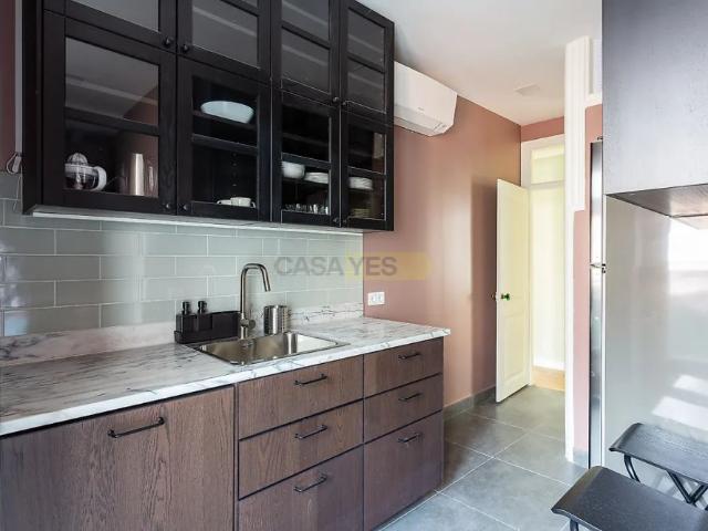 Apartment T3 in Campo de Ourique, Lisboa