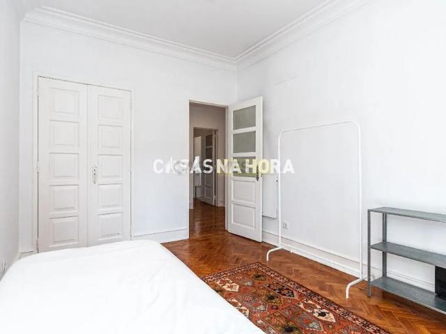 Apartment T3 in Campolide, Lisboa