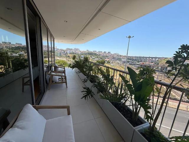 Apartment T3 in Campolide, Lisboa