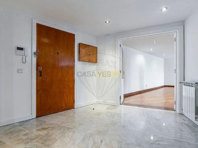 Apartment T3 in Carcavelos e Parede, Cascais