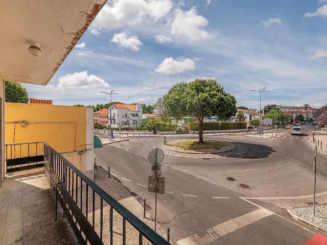 Apartment T3 in Carcavelos e Parede, Cascais