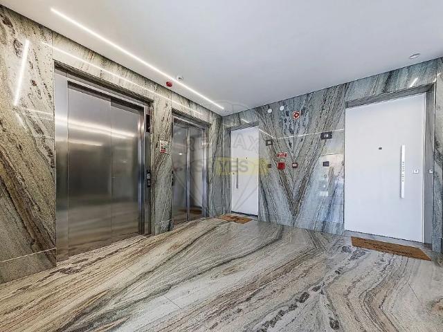 Apartment T3 in Carnaxide e Queijas, Oeiras