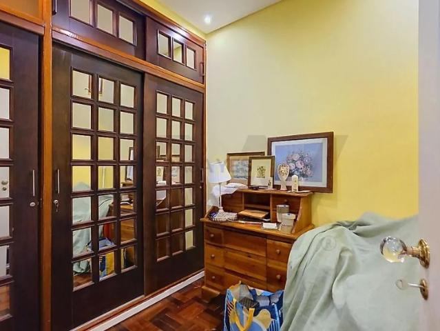 Apartment T3 in Carnaxide e Queijas, Oeiras