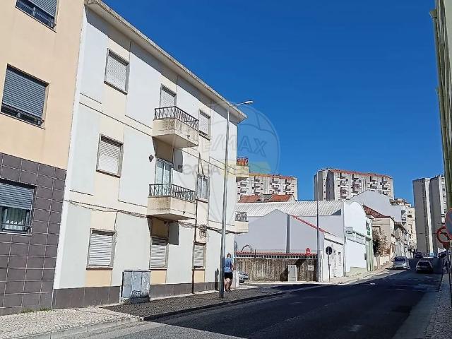 Apartment T3 in Carregado e Cadafais, Alenquer