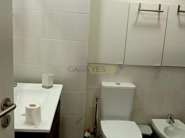 Apartment T3 in Charneca de Caparica e Sobreda, Almada