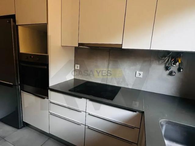Apartment T3 in Alvalade, Lisboa