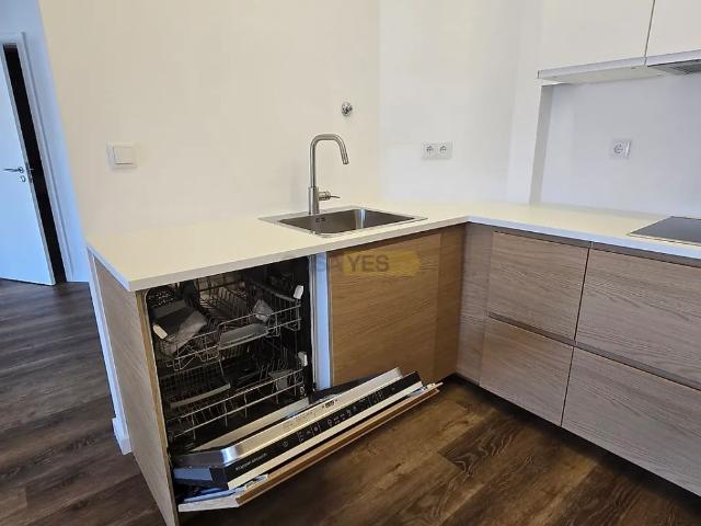 Apartment T3 in Alvalade, Lisboa
