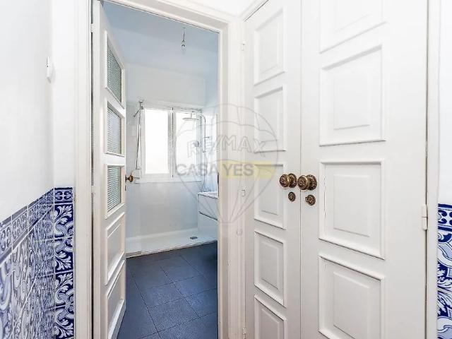Apartment T3 in Alvalade, Lisboa