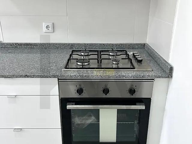 Apartment T3 in Alvalade, Lisboa