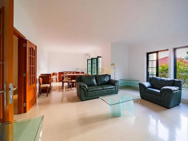 Apartment T3 in Alcabideche, Cascais