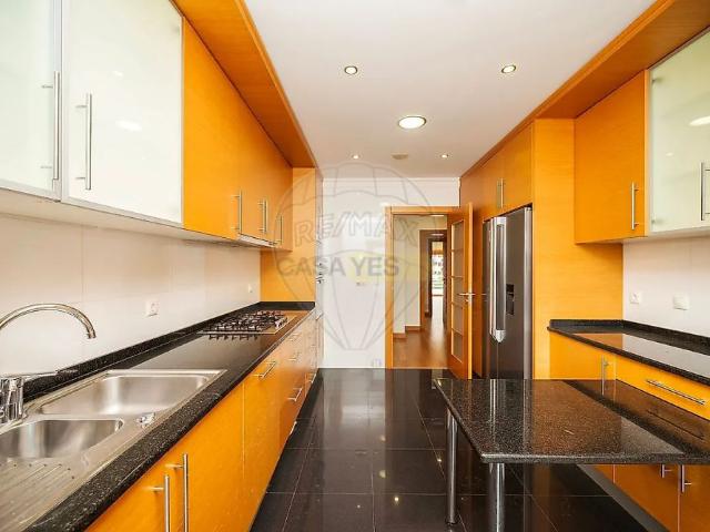Apartment T3 in Alfragide, Amadora