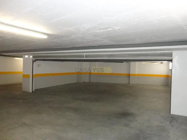 Apartment T3 in Algés, Linda a Velha e Cruz Quebrada Dafundo, Oeiras