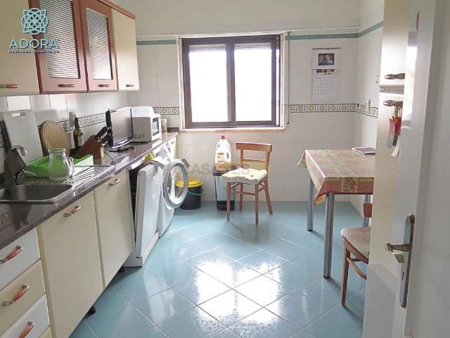 Apartment T3 in Algés, Linda a Velha e Cruz Quebrada Dafundo, Oeiras
