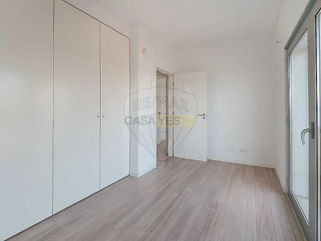 Apartment T3 in Algés, Linda a Velha e Cruz Quebrada Dafundo, Oeiras