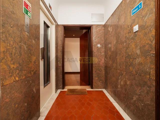 Apartment T3 in Algés, Linda a Velha e Cruz Quebrada Dafundo, Oeiras