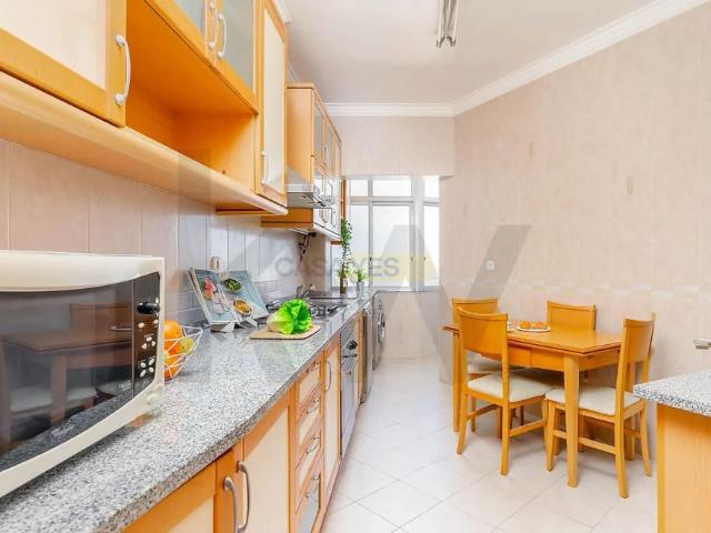 Apartment T3 in Almada, Cova da Piedade, Pragal e Cacilhas, Almada