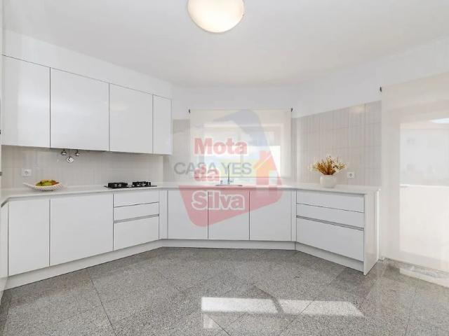 Apartment T3 in Almada, Cova da Piedade, Pragal e Cacilhas, Almada