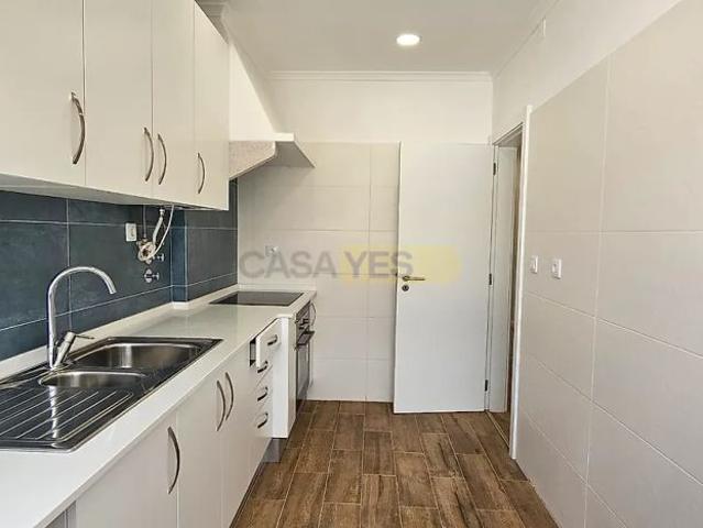 Apartment T3 in Almada, Cova da Piedade, Pragal e Cacilhas, Almada