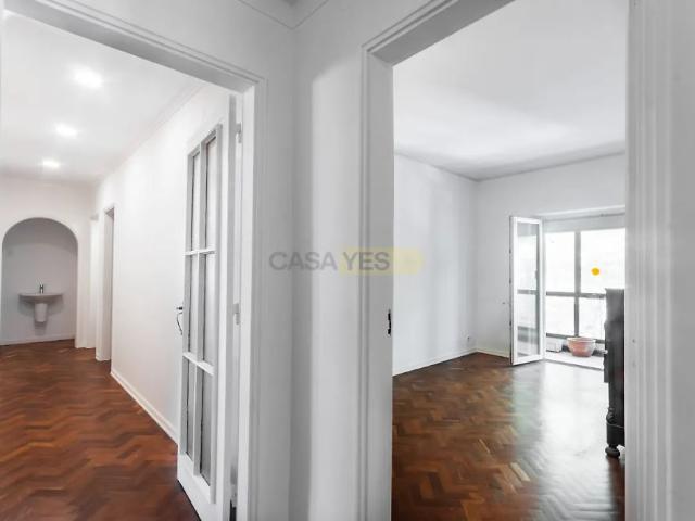Apartment T3 in Avenidas Novas, Lisboa