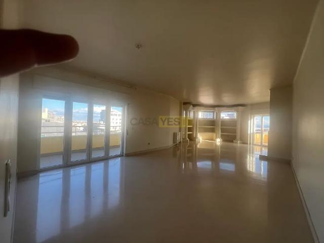 Apartment T3 in Avenidas Novas, Lisboa