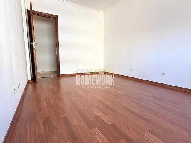 Apartment T3 in Barreiro e Lavradio, Barreiro