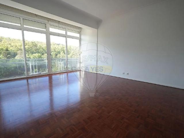 Apartment T3 in Benfica, Lisboa