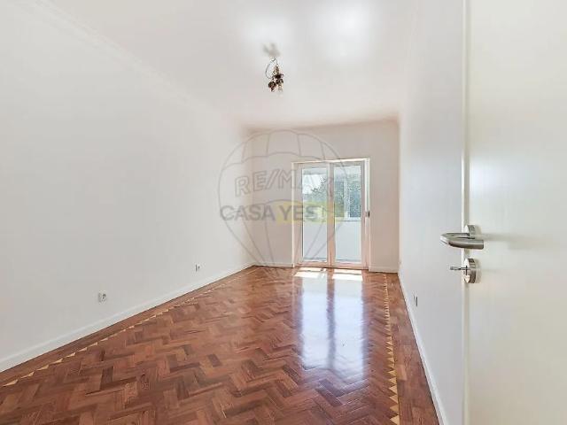 Apartment T3 in Falagueira Venda Nova, Amadora