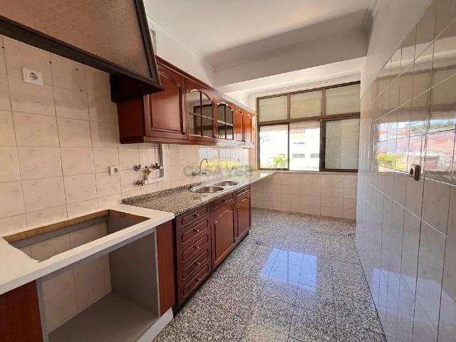 Apartment T3 in Odivelas, Odivelas