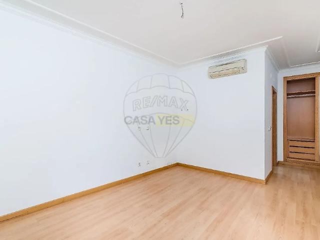 Apartment T3 in Odivelas, Odivelas