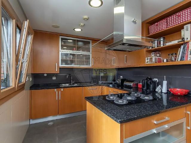 Apartment T3 in Odivelas, Odivelas